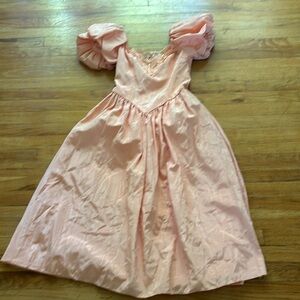 Vintage 80s’ Peach Pink Puff Sleeve Lace Dress